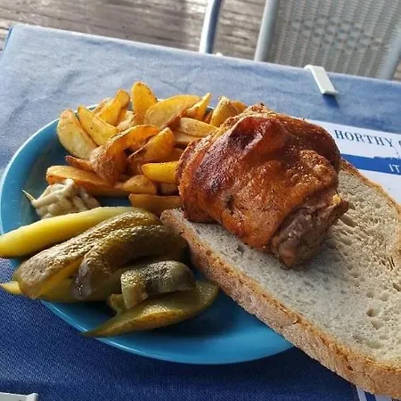 Tisza-beach Wild Camping4 * Szeged