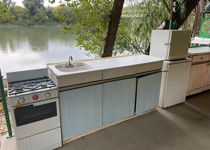 Campsite Tisza-beach Wild Camping4 *